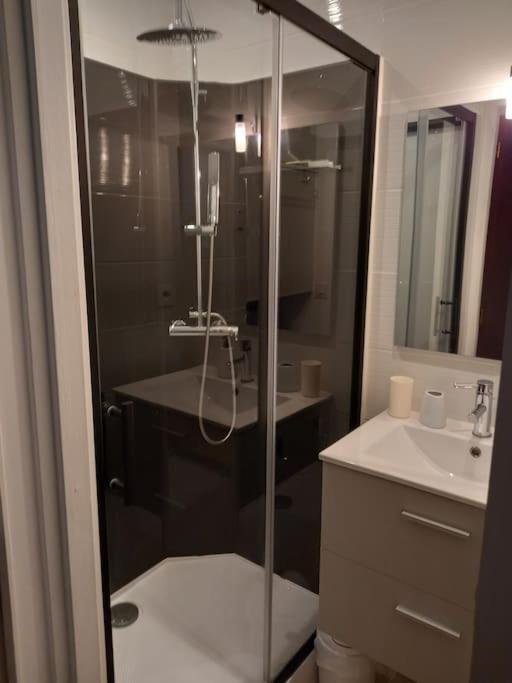 Le Cocoon De Py - Superbe T2 Au Calme Avec Garage Apartment บาญเญอ-เดอ-บีกอร์ ภายนอก รูปภาพ